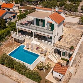 4 Bedroom Villa with Pool near Milna, Brac Island Sleeps 8 